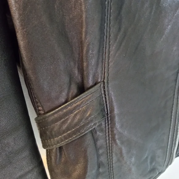 Black leather jacket Bovines make, soft leather in a women's medium size - Picture 3 of 4